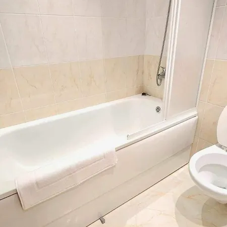 Arboro Royal Plaza דירה *